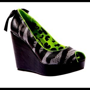 Iron Fist One Hand in the Grave Wedges Size 8